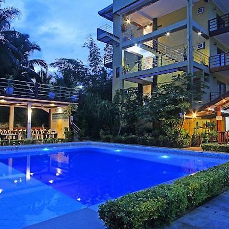 Point 303 Resort General Luna  Exterior foto